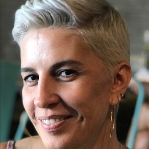 Meet your Posher, Adriana